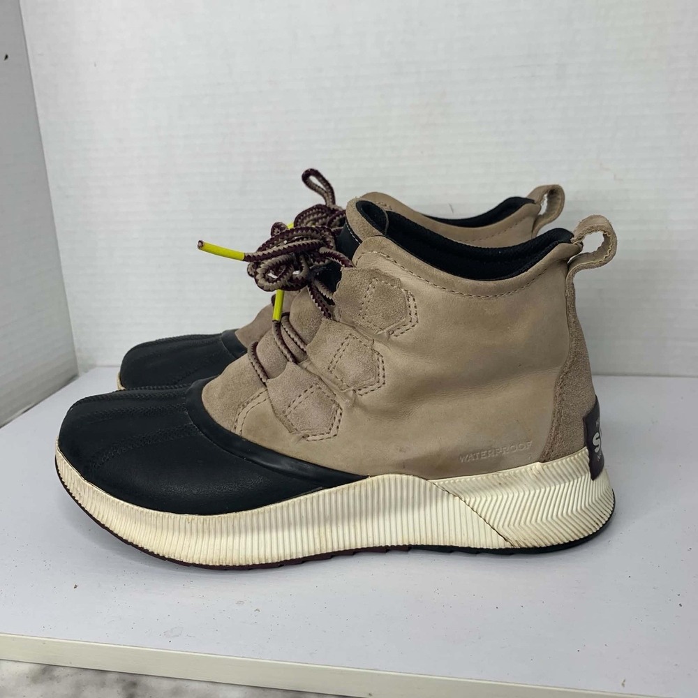 Sorel Out N About III Classic Waterproof Tan Suede Duck Boots